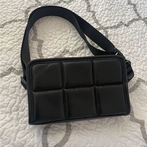 AMANDA UPRICHARD Quilted Faux Leather Black Belt Bag
